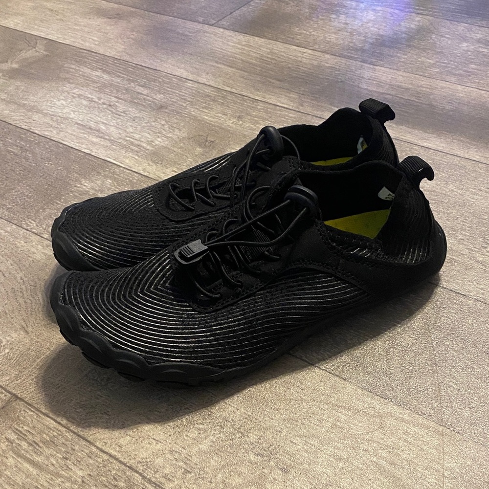 New Unisex Barefoot Shoes Lightweight Black Slip-On Athletic Water Shoes